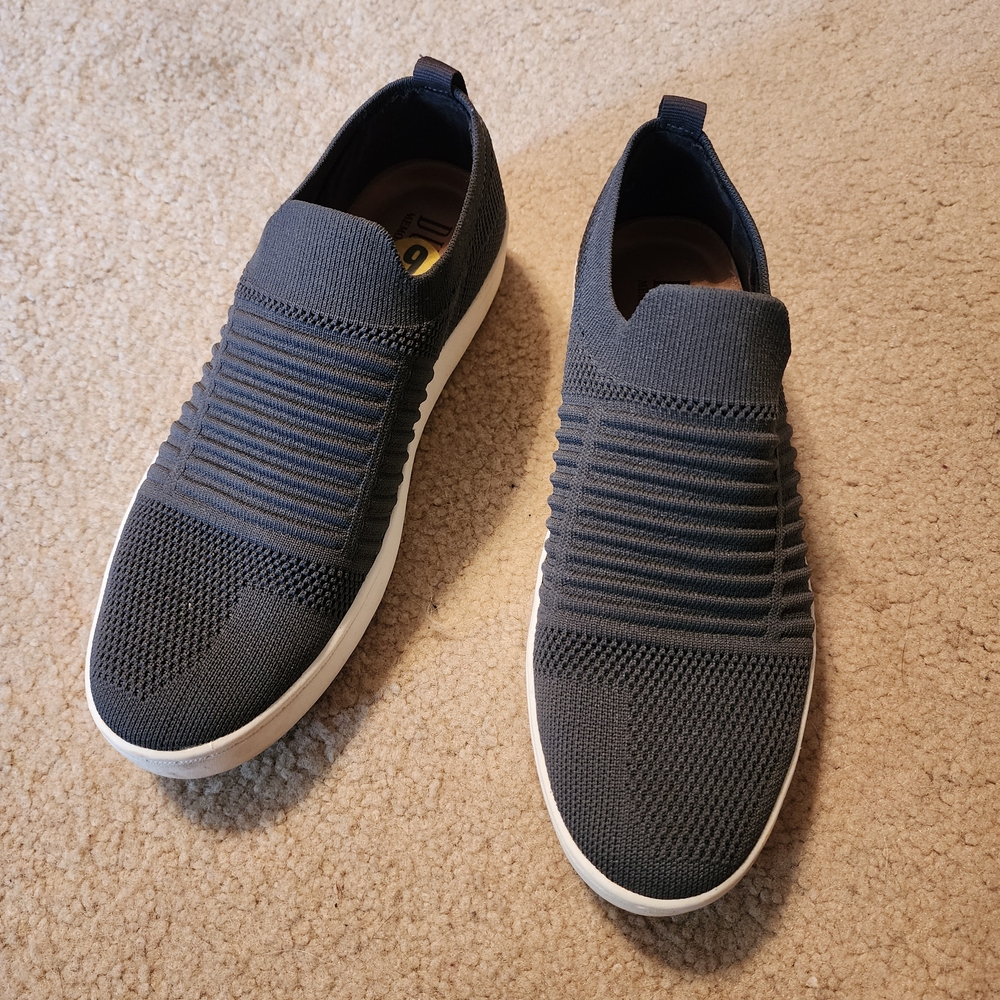 Women's Slip-On Knit Sneakers - Gray